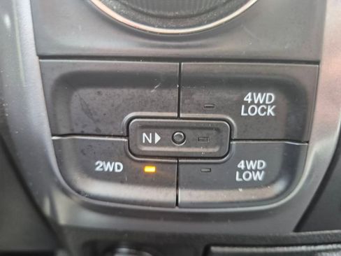 Used 2024 RAM 1500 Classic SLT image 16