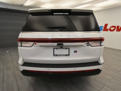 Used 2022 Lincoln Navigator Reserve image 4