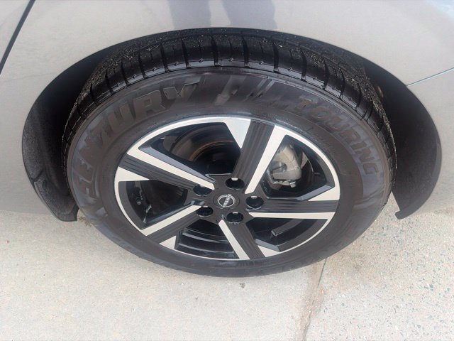 Used 2024 Nissan Sentra SV FWD image 9