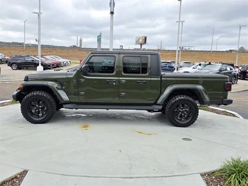 Used 2023 Jeep Gladiator Willys image 6