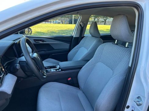 Used 2025 Toyota Camry LE image 14