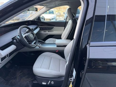 New 2026 Lincoln Nautilus Reserve image 9