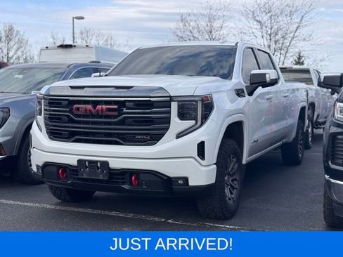 Used 2022 GMC Sierra 1500 AT4 w/ AT4 Preferred Package AWD/4WD image 1