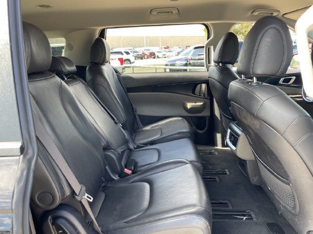 Used 2025 Kia Carnival FWD image 26