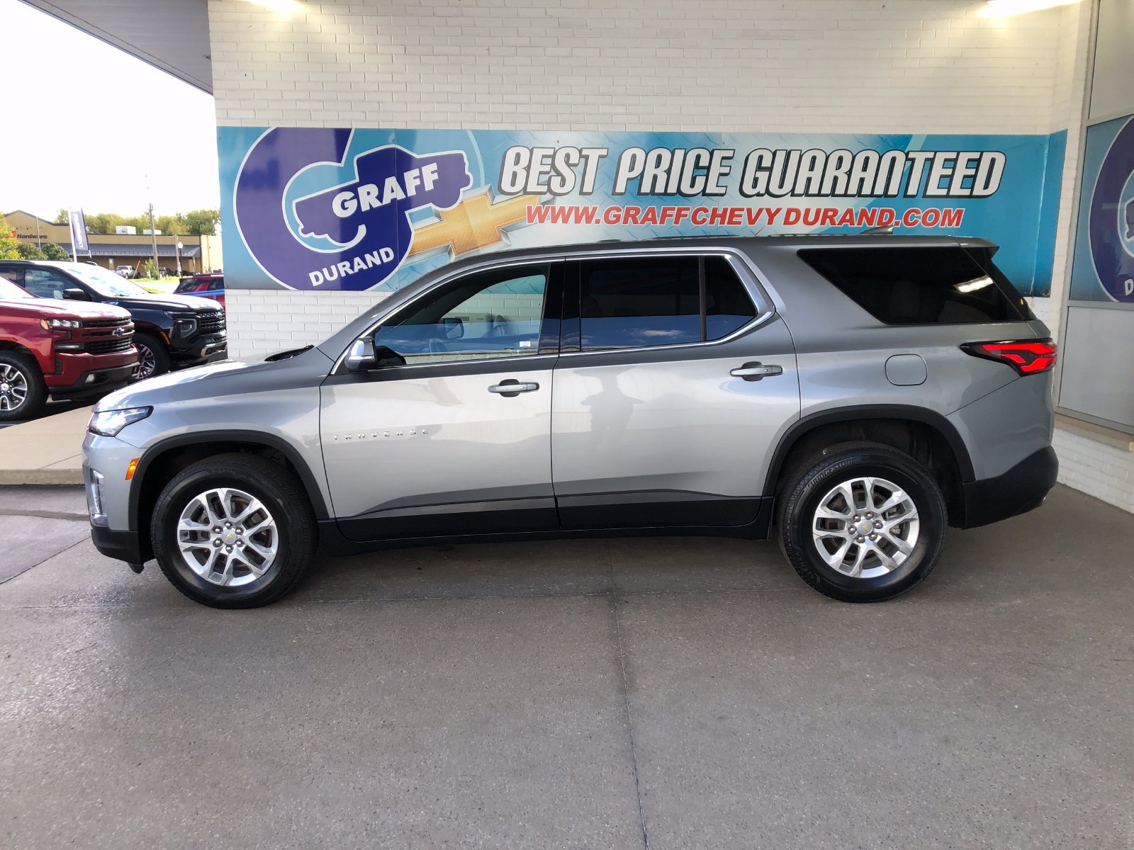 Used 2024 Chevrolet Traverse LS w/ Safety Package FWD image 5