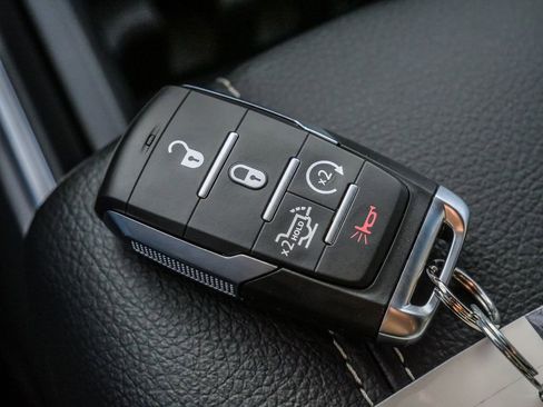 New 2026 RAM 1500 4x4 Crew Cab image 34