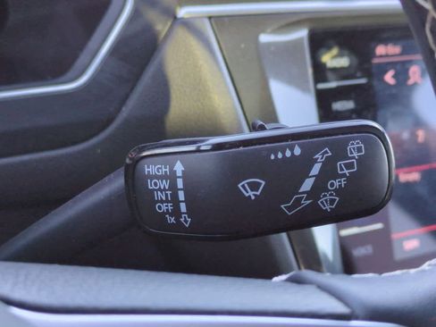 Used 2023 Volkswagen Tiguan SE R-Line image 25