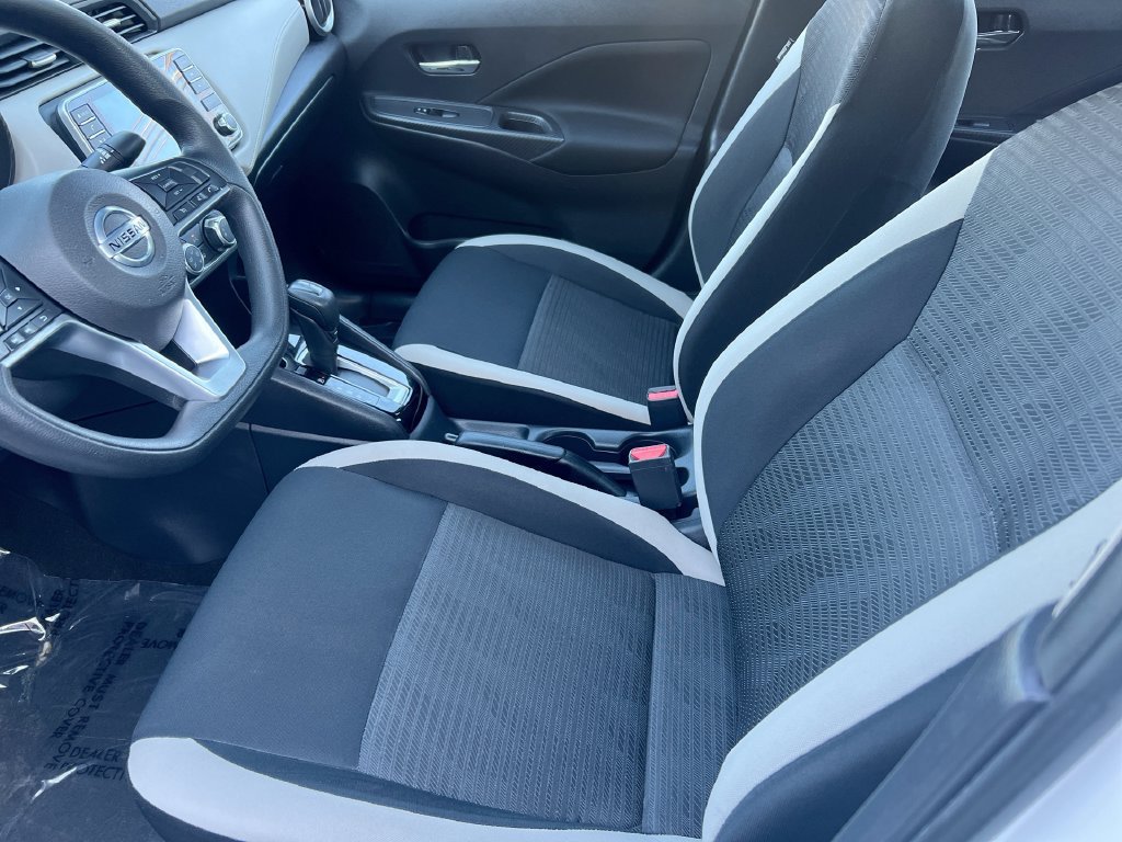 Used 2022 Nissan Versa SV FWD image 38