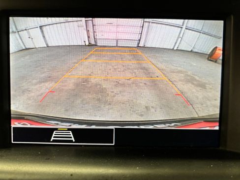 Used 2024 GMC Terrain SLE w/ Driver Convenience Package FWD image 14