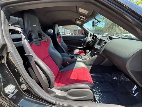 Used 2019 Nissan 370Z NISMO RWD image 33