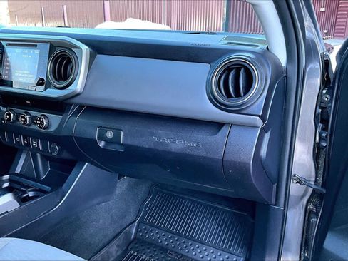 Used 2017 Toyota Tacoma SR5 w/ Tow Package image 19