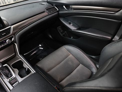 Used 2019 Honda Accord Sport image 29