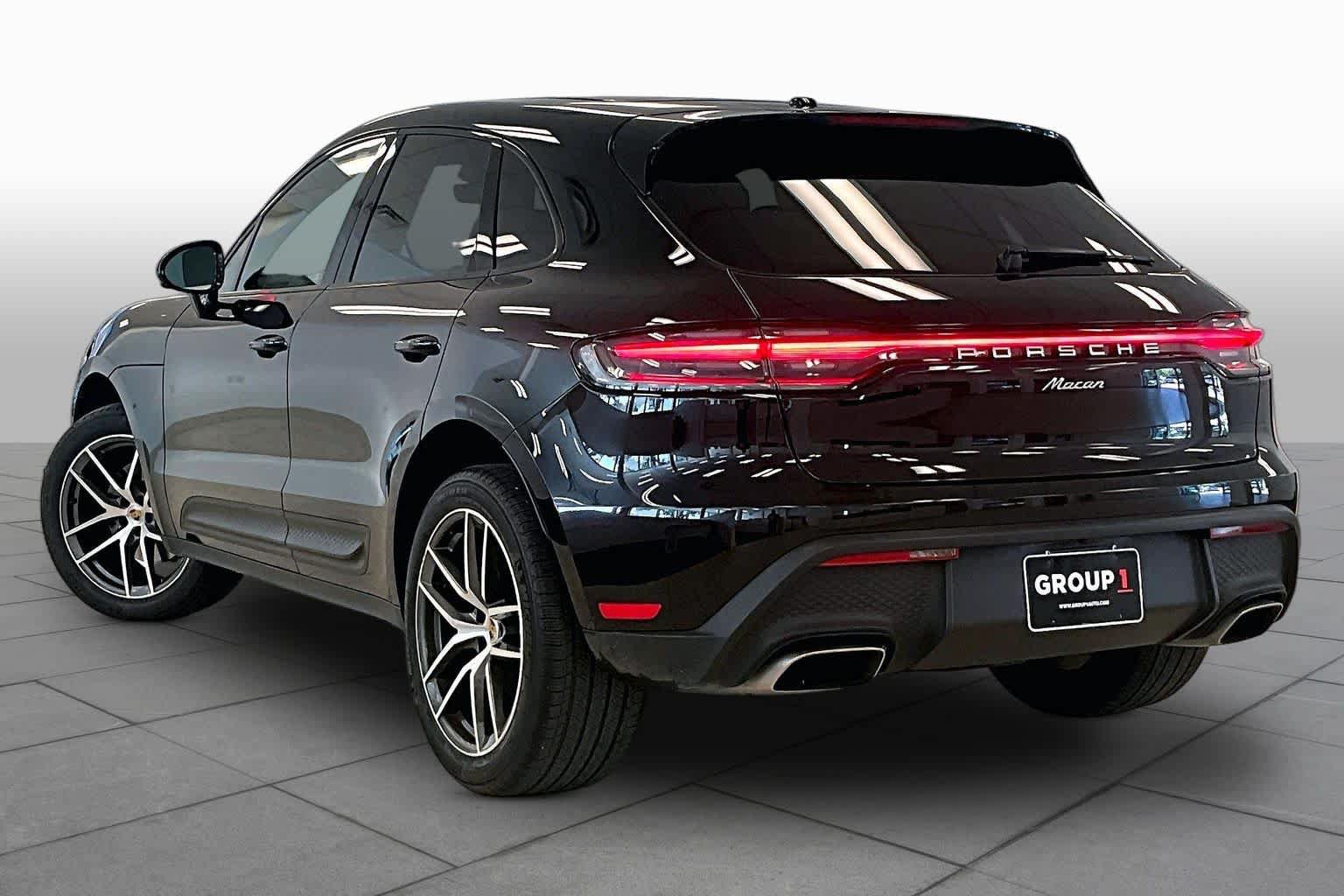 Used 2024 Porsche Macan AWD/4WD image 10