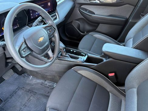 Used 2025 Chevrolet TrailBlazer LT AWD/4WD image 7