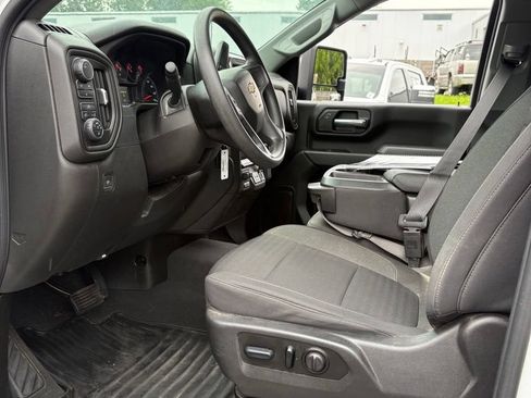 Used 2023 Chevrolet Silverado 2500 Custom w/ Custom Value Package AWD/4WD image 14