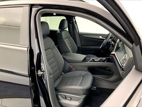 New 2026 Volkswagen Atlas Cross Sport SEL R-Line image 11