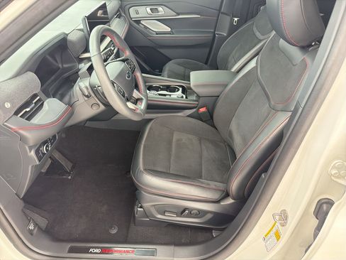 Used 2025 Ford Explorer ST AWD/4WD image 5