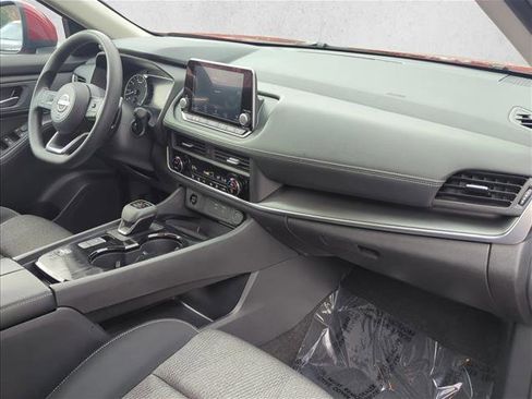 Used 2024 Nissan Rogue SV image 25