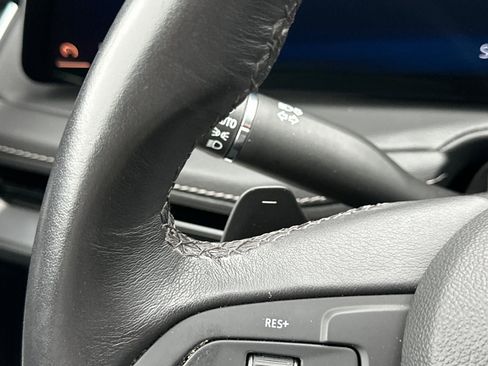 Used 2024 Cadillac XT4 Premium Luxury image 38