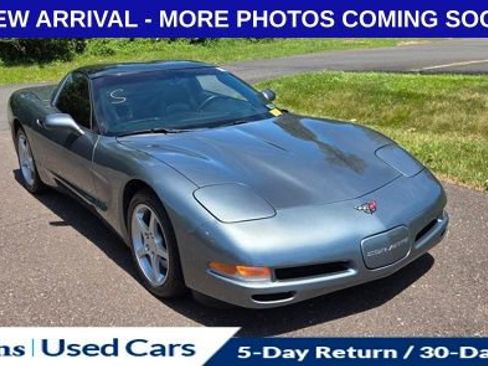Used 2004 Chevrolet Corvette Coupe w/ Roof Package RWD image 1
