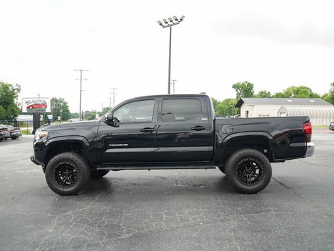 Used 2022 Toyota Tacoma SR5 RWD image 22