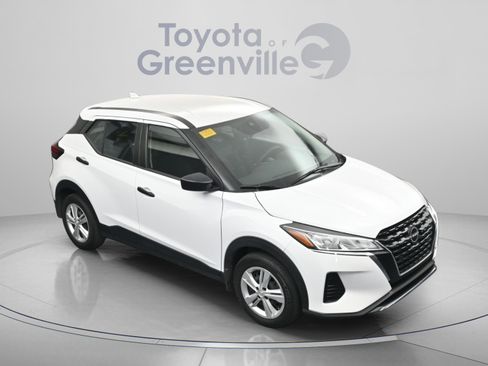 Used 2025 Nissan Kicks Play S image 20