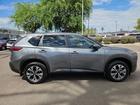 Used 2023 Nissan Rogue SV FWD image 4
