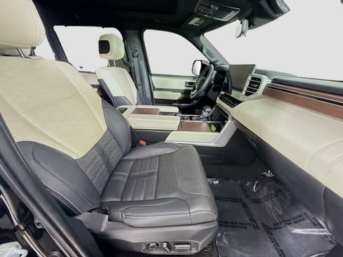 Used 2023 Toyota Tundra Capstone AWD/4WD image 28