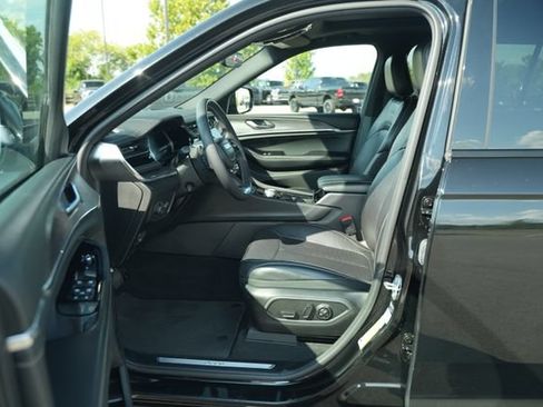 Used 2023 Jeep Grand Cherokee L Overland AWD/4WD image 14