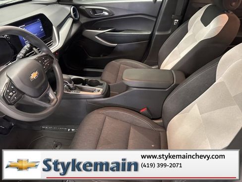 Used 2024 Chevrolet Trax LS w/ LS Convenience Package image 28