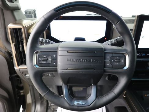 Used 2025 GMC Hummer EV 3X w/ LPO, Illumination Package AWD/4WD image 11