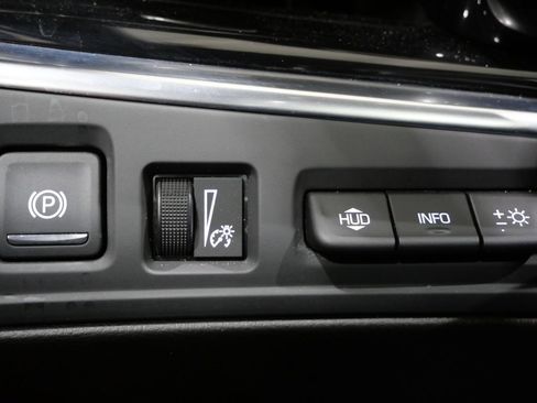 Used 2022 Cadillac XT6 Premium Luxury w/ Technology Package image 15