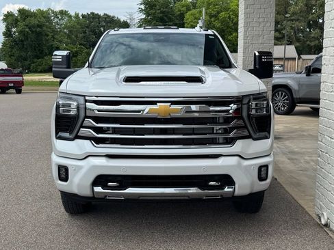 Used 2024 Chevrolet Silverado 3500 High Country w/ Technology Package AWD/4WD image 22