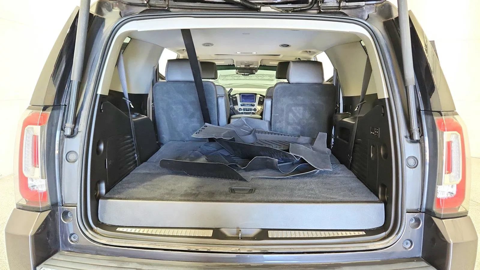 Used 2018 GMC Yukon Denali AWD/4WD image 43