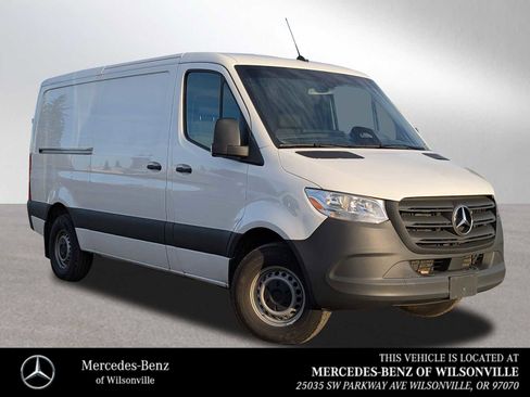 Used 2025 Mercedes-Benz Sprinter 2500 image 1