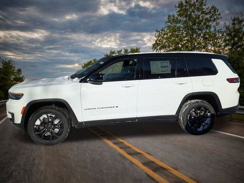 New 2025 Jeep Grand Cherokee L Limited image 6
