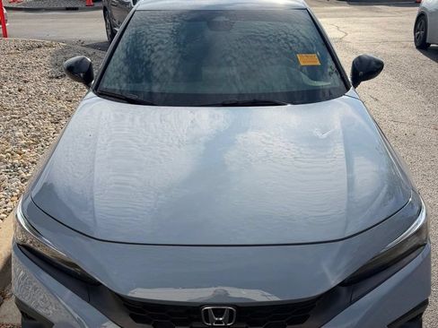 Used 2024 Honda Civic Sport image 2