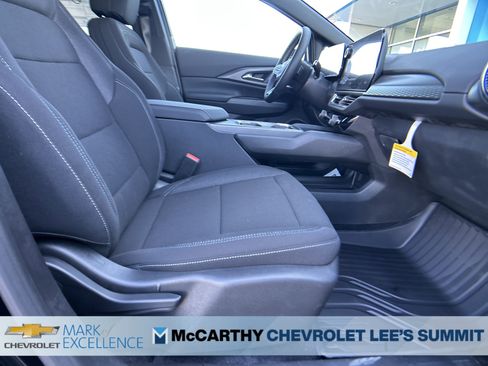 New 2026 Chevrolet Equinox EV LT w/ Comfort Package image 43