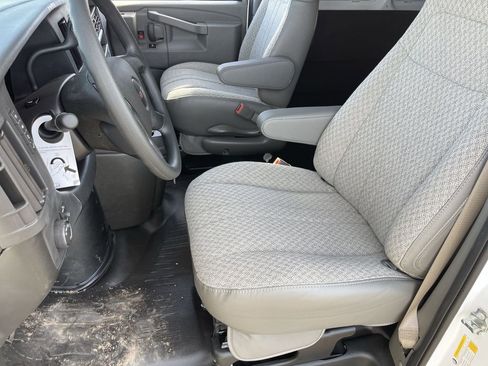 New 2025 GMC Savana 2500 Extended w/ Driver Convenience Package image 17