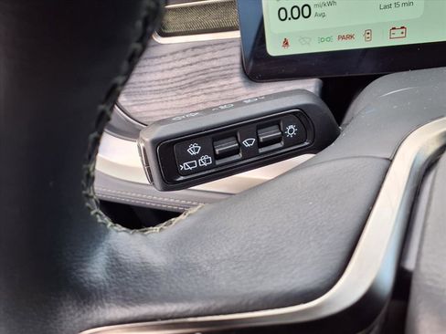 Used 2022 Rivian R1S Launch Edition image 9