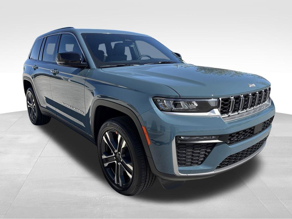 New 2027 Jeep Grand Cherokee Limited AWD/4WD image 3