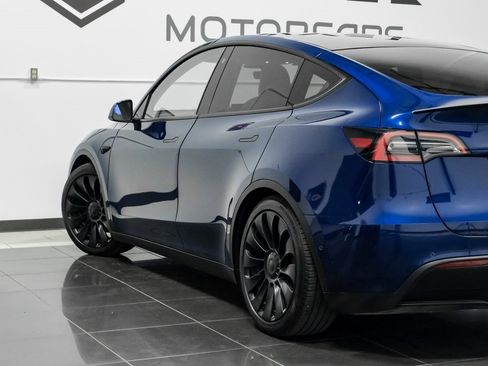 Used 2023 Tesla Model Y Performance image 14