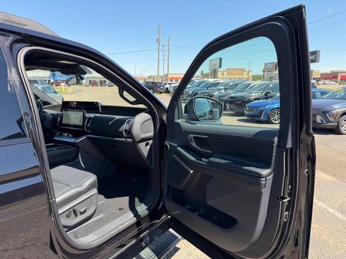 Used 2025 Ford Expedition Platinum w/ Stealth Performance Package AWD/4WD image 45