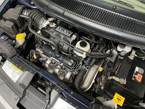 Used 2007 Chrysler Town & Country Touring w/ Leather Interior Group image 16