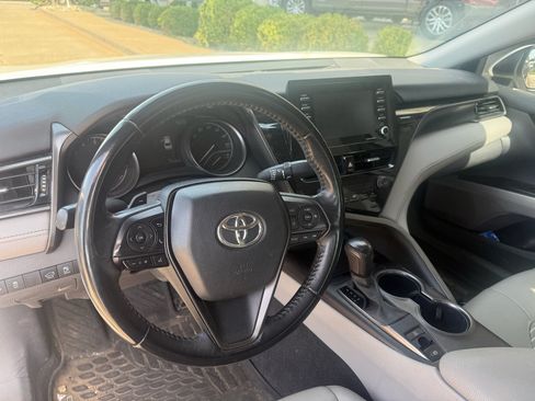 Used 2021 Toyota Camry SE AWD/4WD image 8