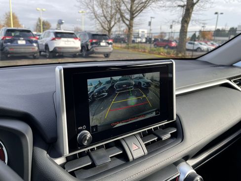 Used 2025 Toyota RAV4 XLE image 17