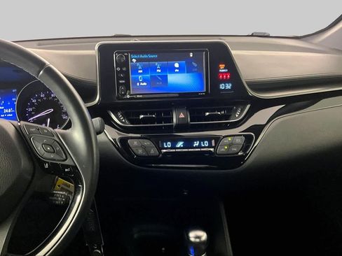 Used 2018 Toyota C-HR XLE FWD image 7