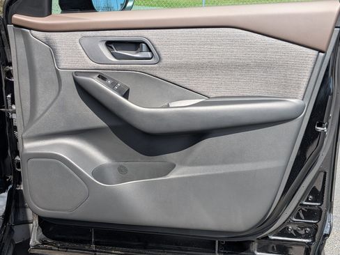 Certified 2023 Nissan Rogue S image 29