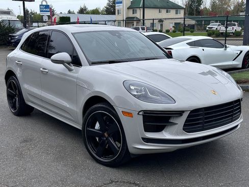 Used 2020 Porsche Macan Turbo image 16