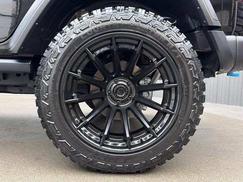Used 2024 Jeep Wrangler Unlimited AWD/4WD image 12